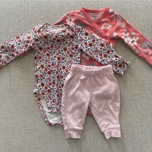 Long sleeve newborn onesies and pants bundle